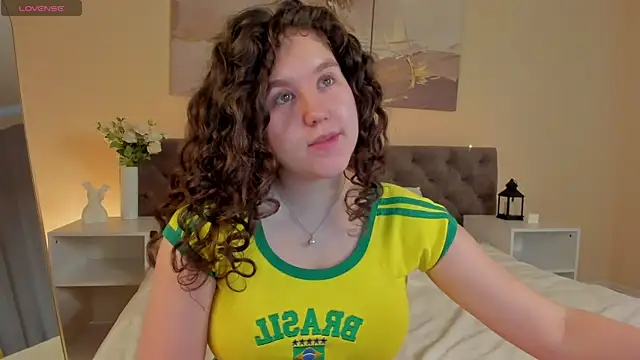 Snapshot of Ariella_Sol chatting on July 2026 01:01:01 AM Ariella Sol online show from July 2026 01:01:01 AM