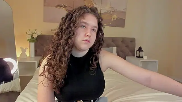 Snapshot of Ariella_Sol chatting on July 2026 01:32:02 AM Ariella Sol online show from July 2026 01:32:02 AM