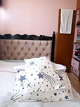 Snapshot of pretty-eyes23 chatting on January 2025 10:00:02 AM pretty-eyes23 online show from January 2025 10:00:02 AM