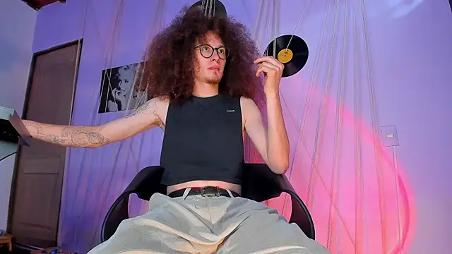 MrShaggy online show from January 2025 08:17:02 PM