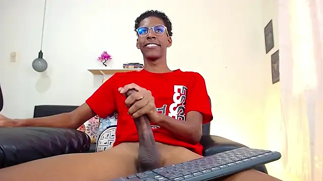 Snapshot of maiki18_ chatting on January 2025 04:33:02 PM maiki18 online show from January 2025 04:33:02 PM