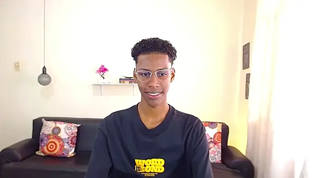 Snapshot of maiki18_ chatting on January 2025 01:47:01 PM maiki18 online show from January 2025 01:47:01 PM