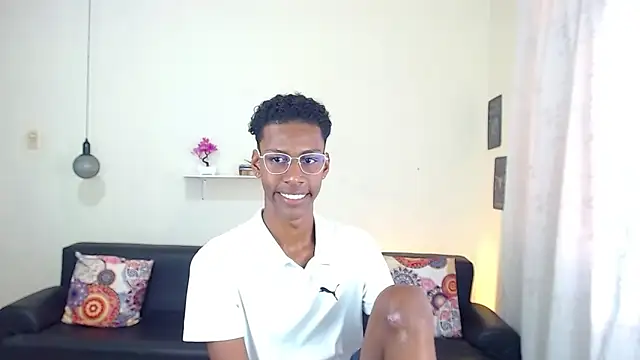 Snapshot of maiki18_ chatting on January 2025 07:46:01 PM maiki18 online show from January 2025 07:46:01 PM