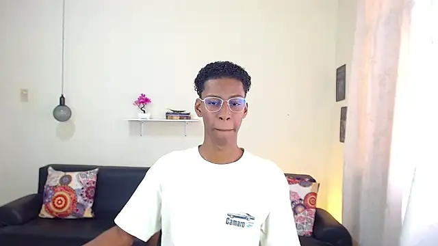 Snapshot of maiki18_ chatting on January 2025 01:42:01 PM maiki18 online show from January 2025 01:42:01 PM