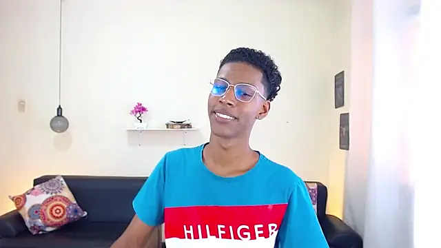 Snapshot of maiki18_ chatting on February 2025 07:59:01 PM maiki18 online show from February 2025 07:59:01 PM