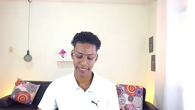 Snapshot of maiki18_ chatting on February 2025 07:56:01 PM maiki18 online show from February 2025 07:56:01 PM