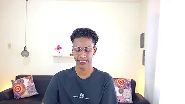 Snapshot of maiki18_ chatting on March 2025 01:42:01 PM maiki18 online show from March 2025 01:42:01 PM