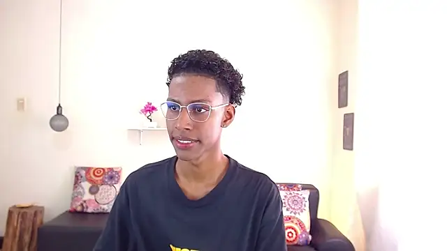 Snapshot of maiki18_ chatting on March 2025 01:40:01 PM maiki18 online show from March 2025 01:40:01 PM