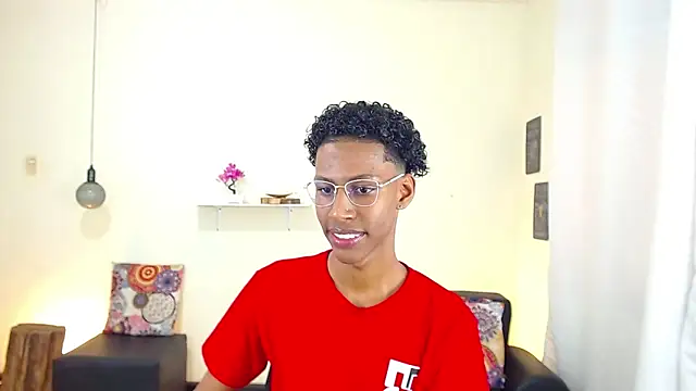 Snapshot of maiki18_ chatting on March 2025 01:50:02 PM maiki18 online show from March 2025 01:50:02 PM