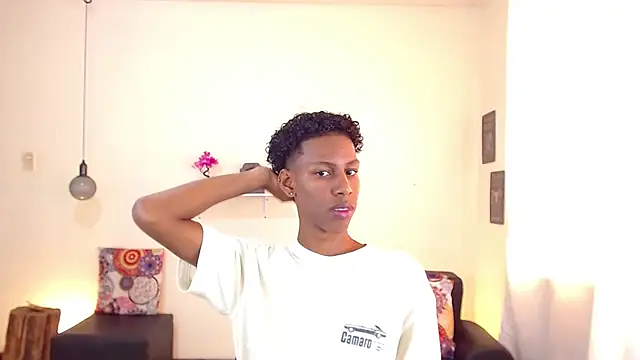 Snapshot of maiki18_ chatting on March 2025 01:42:02 PM maiki18 online show from March 2025 01:42:02 PM