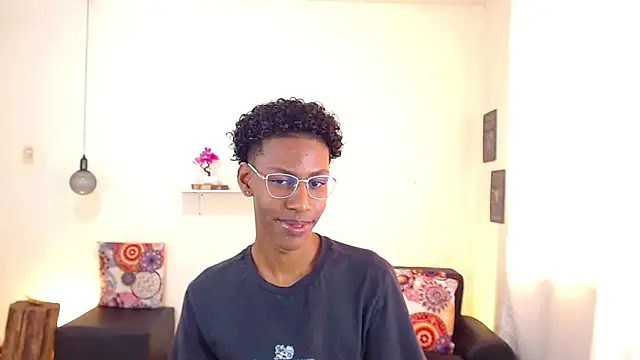 Snapshot of maiki18_ chatting on March 2025 01:48:01 PM maiki18 online show from March 2025 01:48:01 PM