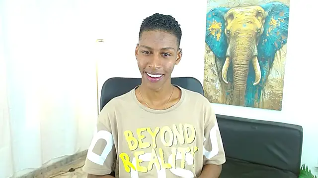 Snapshot of maiki18_ chatting on November 2025 02:02:01 PM maiki18 online show from November 2025 02:02:01 PM