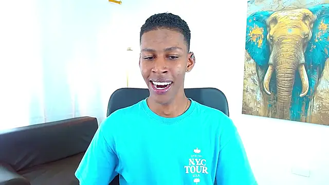 Snapshot of maiki18_ chatting on November 2025 08:32:01 PM maiki18 online show from November 2025 08:32:01 PM