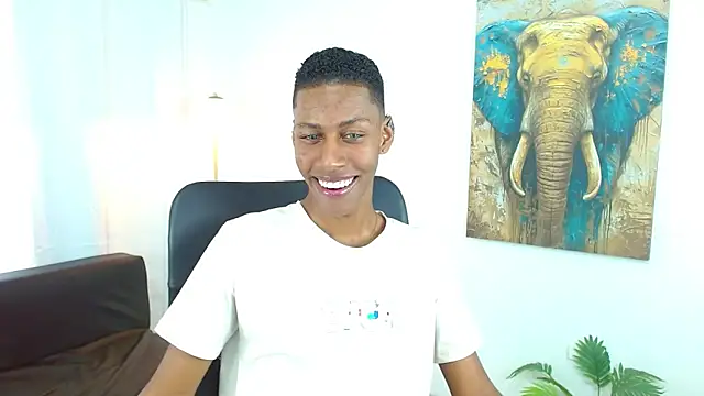 Snapshot of maiki18_ chatting on December 2025 08:39:02 PM maiki18 online show from December 2025 08:39:02 PM