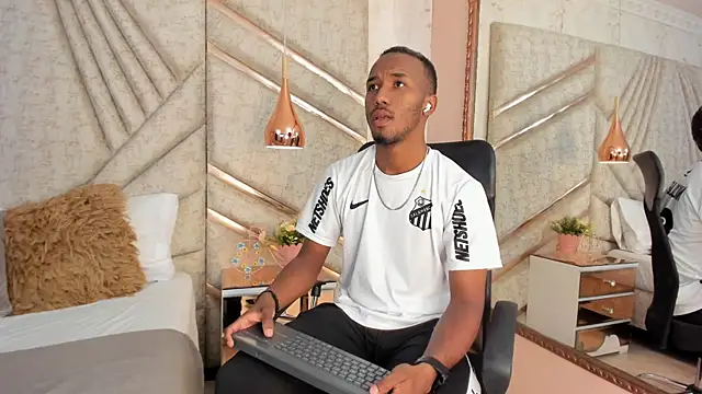 JamesParck online show from January 2025 12:19:02 PM