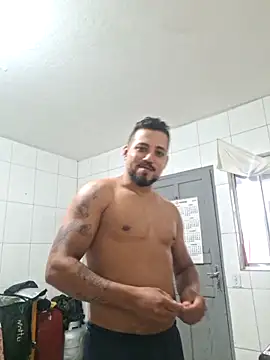 Luizragnar123 online show from February 2026 07:45:02 PM