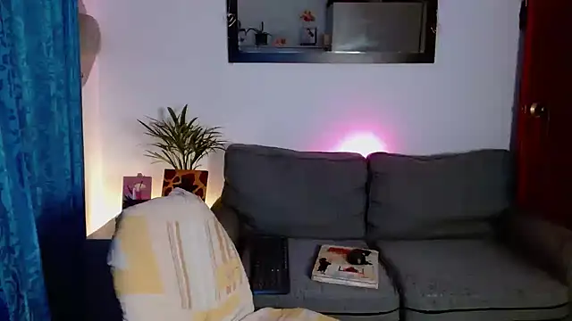 Snapshot of Nicole_white_11 chatting on September 2025 12:34:01 AM Nicole white 11 online show from September 2025 12:34:01 AM