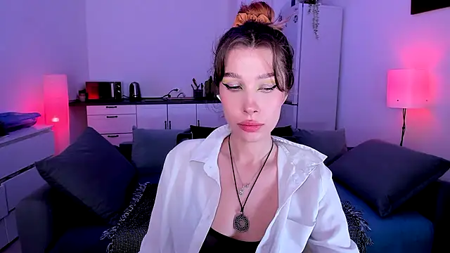 tenderdreams online show from October 2025 09:13:01 PM