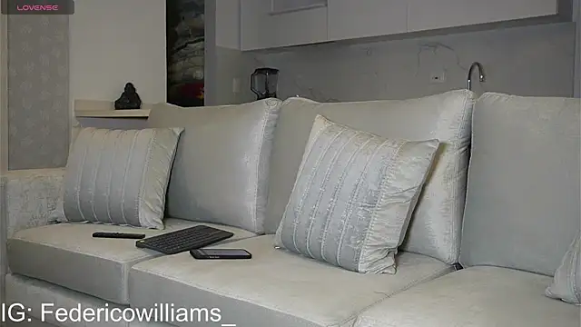 Snapshot of Derek_w chatting on January 2025 01:31:01 AM Derek w online show from January 2025 01:31:01 AM