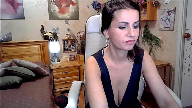 Kendra Mom online show from November 2025 09:23:01 AM