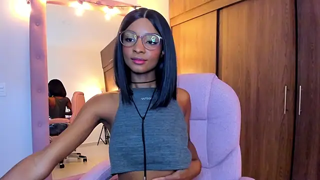 Snapshot of alikahouston4 chatting on February 2026 01:25:02 AM alikahouston4 online show from February 2026 01:25:02 AM