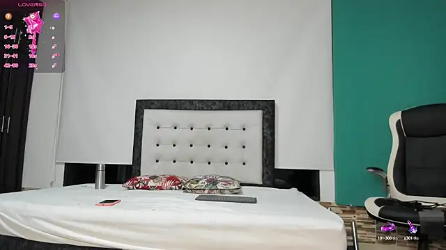 Snapshot of SelenaGmez chatting on January 2025 10:06:02 AM SelenaGmez online show from January 2025 10:06:02 AM