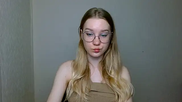 cindi hot online show from December 2025 10:09:01 AM