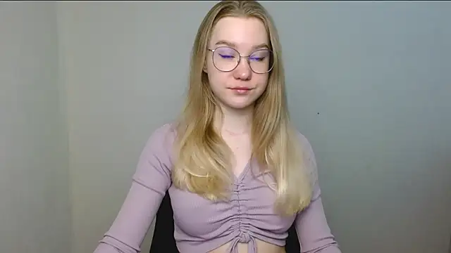 cindi hot online show from April 2026 03:09:02 PM