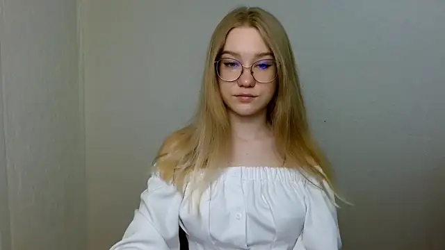 cindi hot online show from April 2026 11:16:01 AM