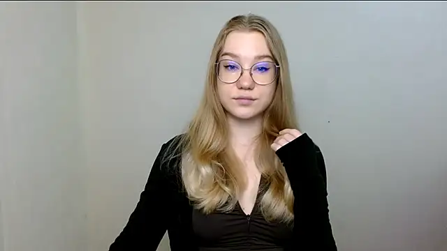 cindi hot online show from April 2026 11:05:02 AM