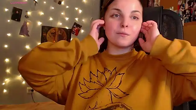 Snapshot of Saya_sweet chatting on September 2025 09:42:01 PM Saya sweet online show from September 2025 09:42:01 PM