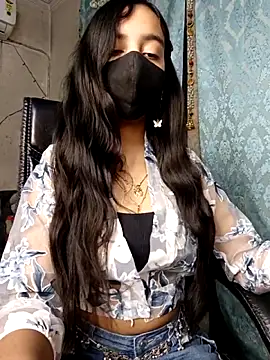 Parinaaz18 online show from December 2025 01:33:02 AM