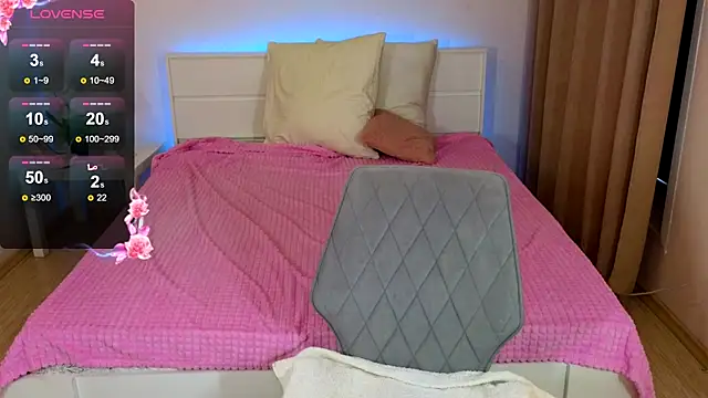 SusieMorris online show from March 2025 04:56:01 AM