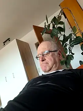 Milkasahne64 online show from February 2026 01:52:02 PM