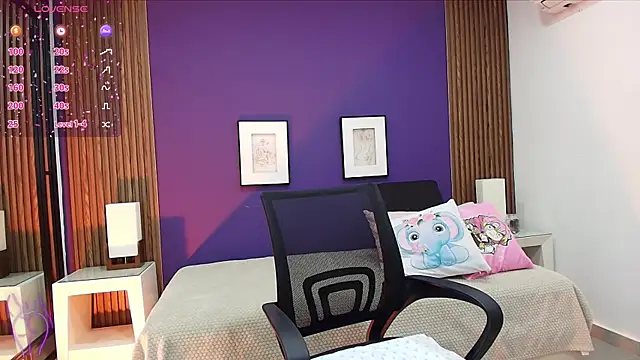 Snapshot of alina_martinelli chatting on February 2025 12:27:02 PM alina martinelli online show from February 2025 12:27:02 PM