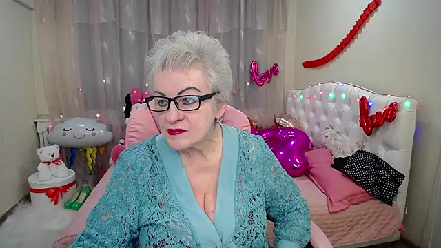 KayleSmoll online show from February 2025 07:25:01 PM