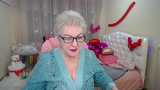 KayleSmoll online show from February 2025 07:33:01 PM