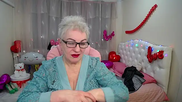 KayleSmoll online show from February 2025 07:35:01 PM