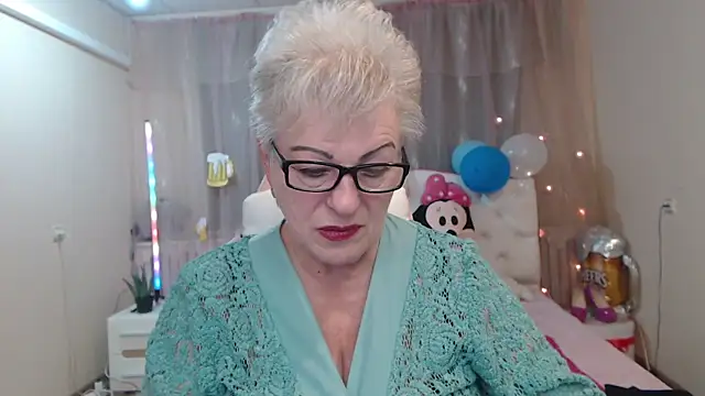 KayleSmoll online show from September 2025 06:24:01 PM