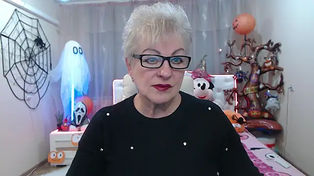 KayleSmoll online show from November 2025 07:46:02 PM