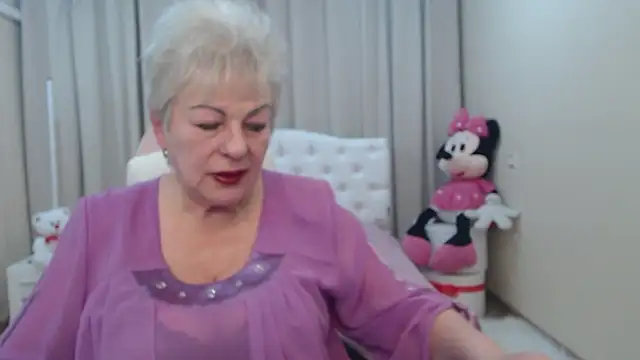 Snapshot of KayleSmoll chatting on February 2026 07:37:02 PM KayleSmoll online show from February 2026 07:37:02 PM