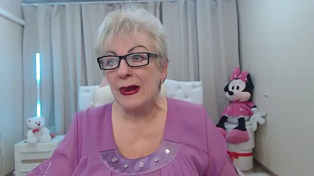 Snapshot of KayleSmoll chatting on March 2026 07:39:01 PM KayleSmoll online show from March 2026 07:39:01 PM