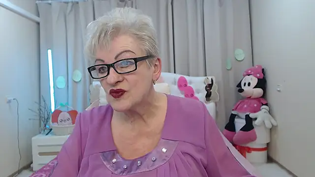 Snapshot of KayleSmoll chatting on April 2026 06:50:01 PM KayleSmoll online show from April 2026 06:50:01 PM