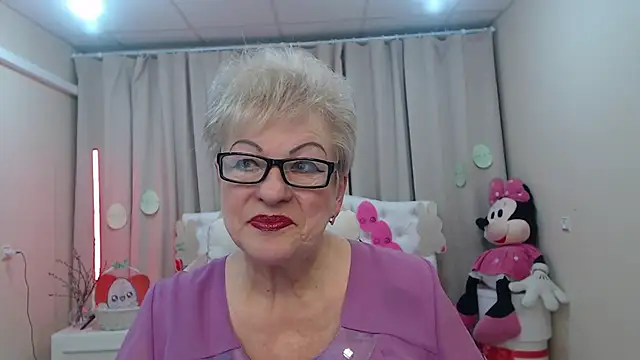 Snapshot of KayleSmoll chatting on April 2026 07:03:02 PM KayleSmoll online show from April 2026 07:03:02 PM