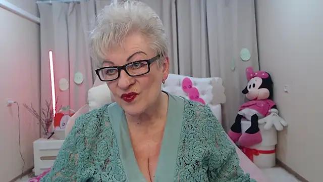 Snapshot of KayleSmoll chatting on April 2026 06:56:01 PM KayleSmoll online show from April 2026 06:56:01 PM