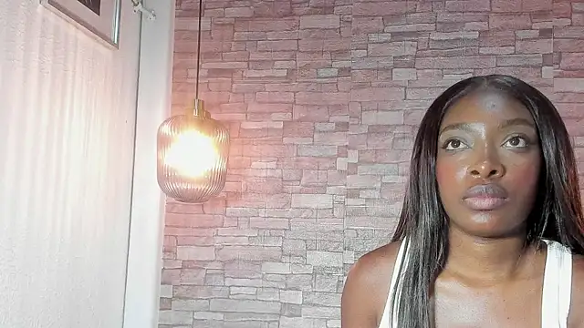 Snapshot of Shamiraa_moore chatting on March 2025 03:51:02 AM Shamiraa moore online show from March 2025 03:51:02 AM