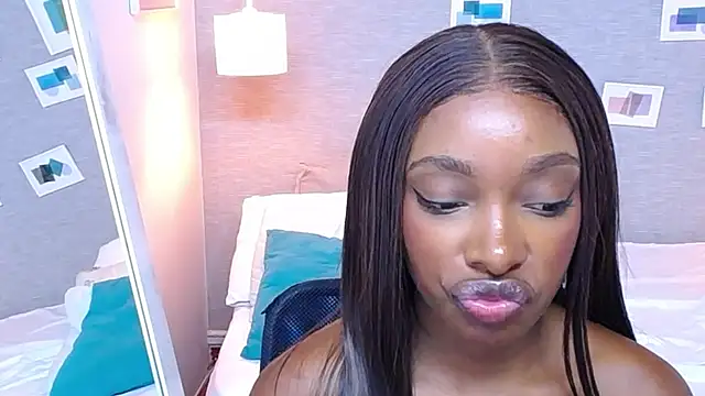 Snapshot of Shamiraa_moore chatting on March 2025 04:37:02 PM Shamiraa moore online show from March 2025 04:37:02 PM