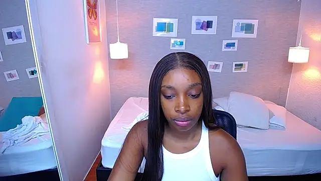 Snapshot of Shamiraa_moore chatting on March 2025 01:18:01 PM Shamiraa moore online show from March 2025 01:18:01 PM