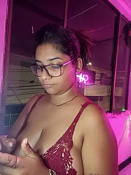 Snapshot of Sofythom1 chatting on December 2024 03:41:01 AM Sofythom1 online show from December 2024 03:41:01 AM