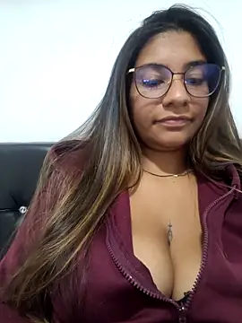 Snapshot of Sofythom1 chatting on December 2025 01:13:01 AM Sofythom1 online show from December 2025 01:13:01 AM